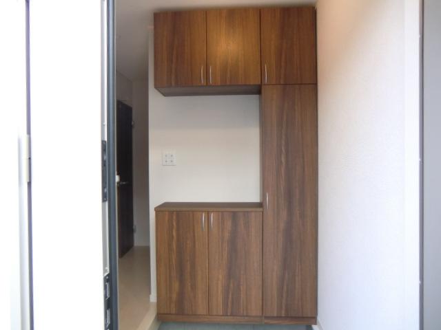 Entrance. Local photos (entrance)