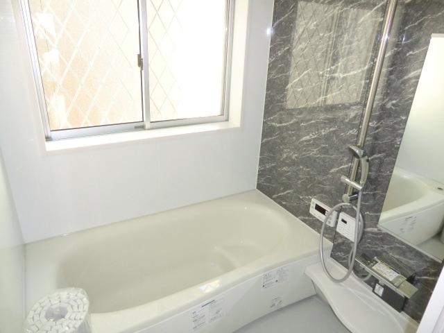 Bathroom. Local photo (bathroom) Bathroom heating dryer, With sauna mist function!