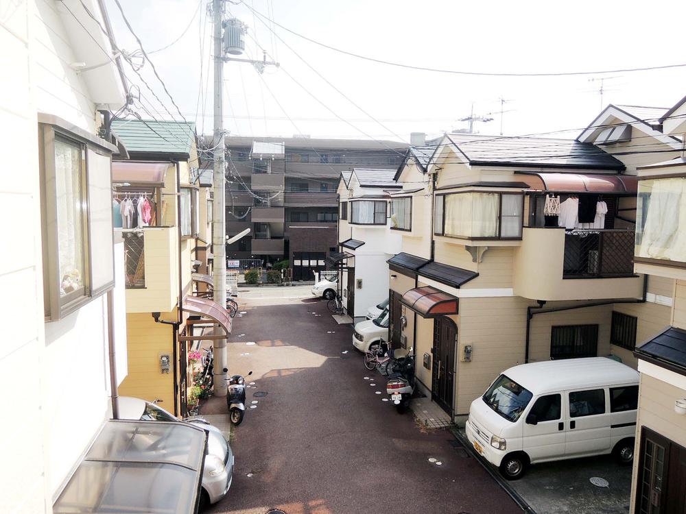 Local photos, including front road. Local shooting