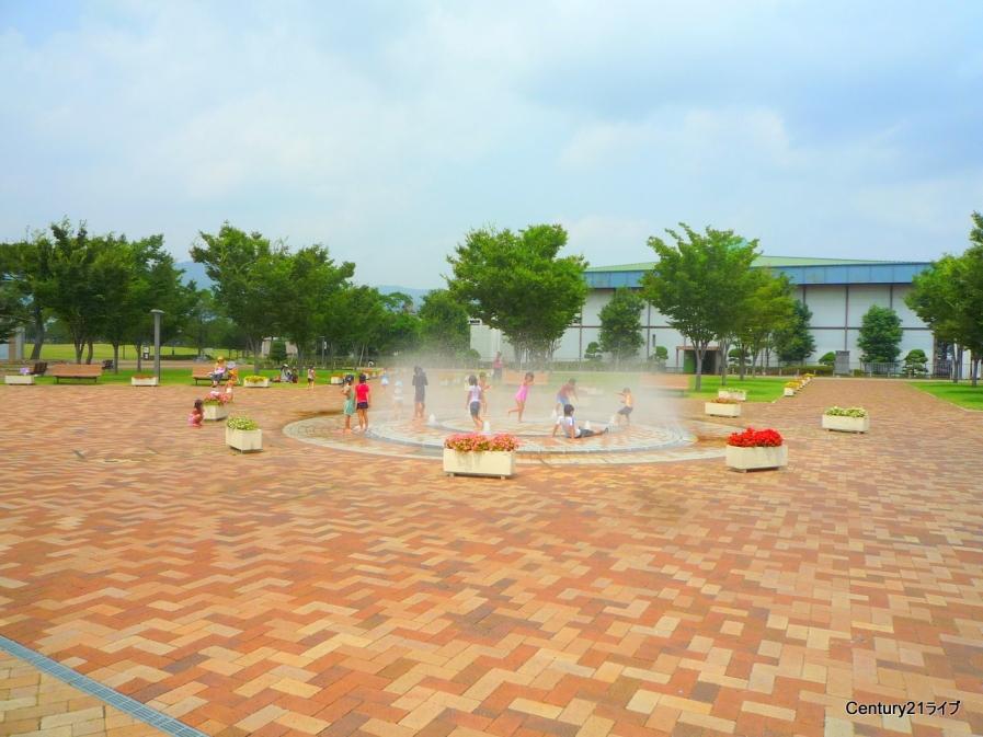 park. 1145m to Suehiro Park (park)