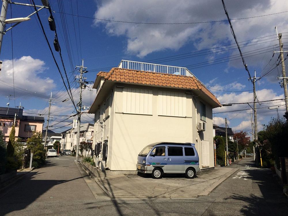 Local photos, including front road. Photos from the south side road