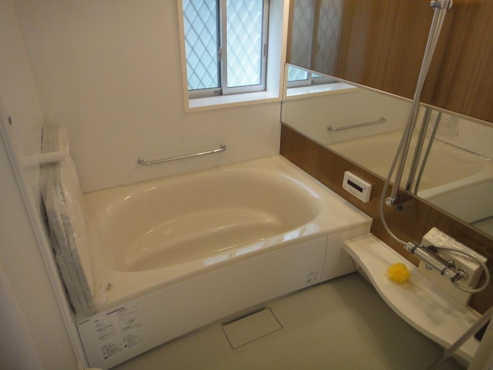 Model house photo. Model house Wide bathtub 1621 size standard specification