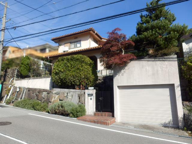 Local appearance photo. Local (11 May 2013) Shooting