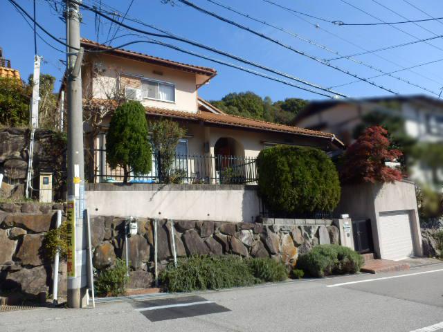 Local photos, including front road. Local (11 May 2013) Shooting