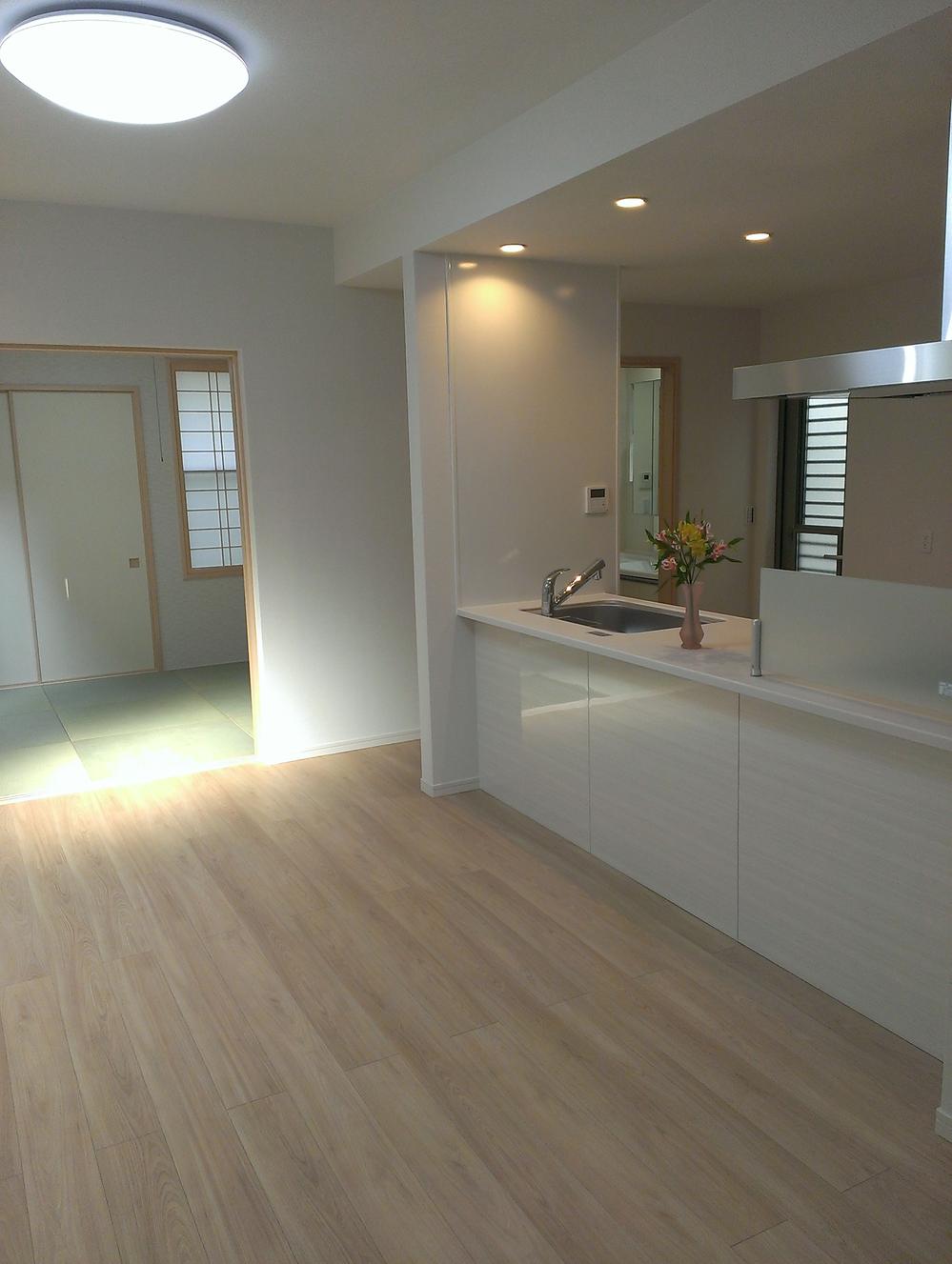 Living. Dining space