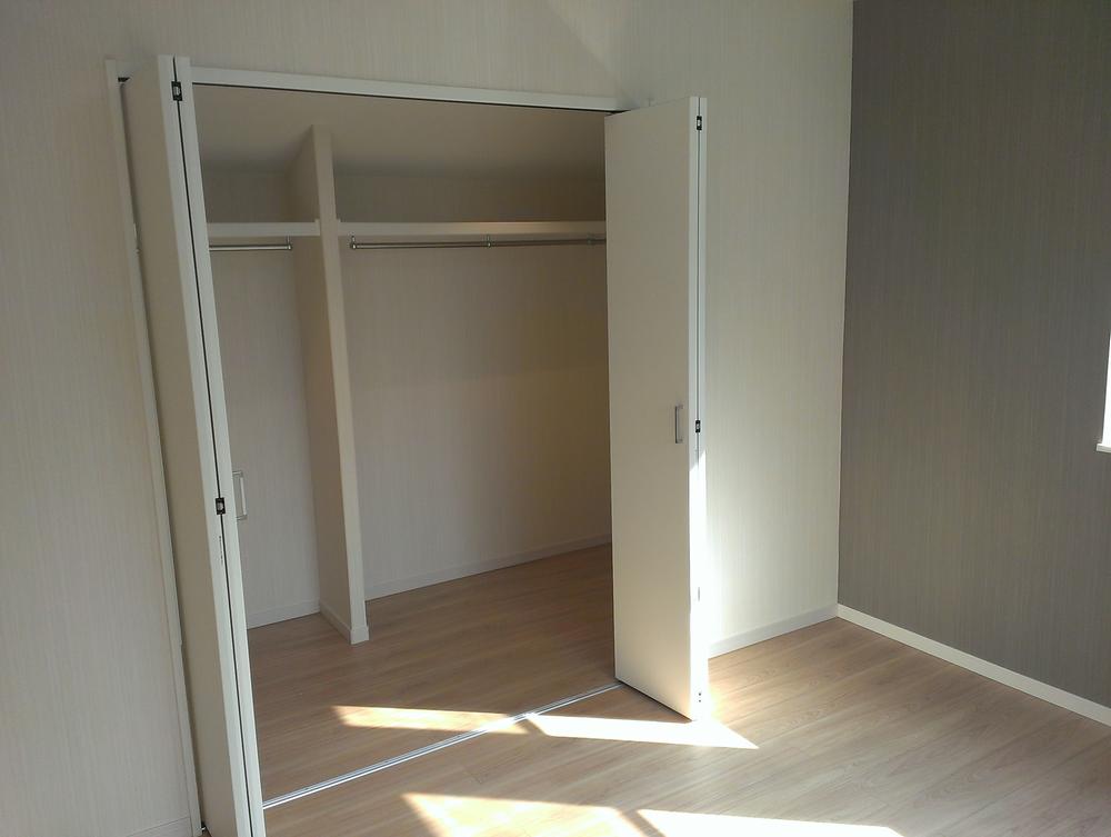 Receipt. Western-style large closet