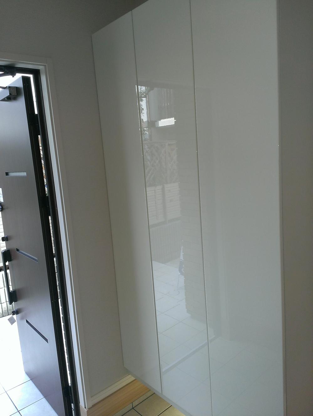 Receipt. Entrance storage