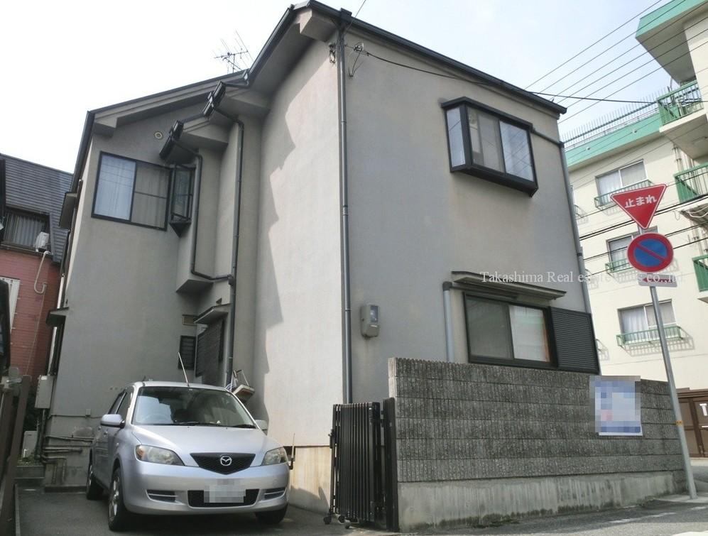 Local appearance photo. Garage is one minute.