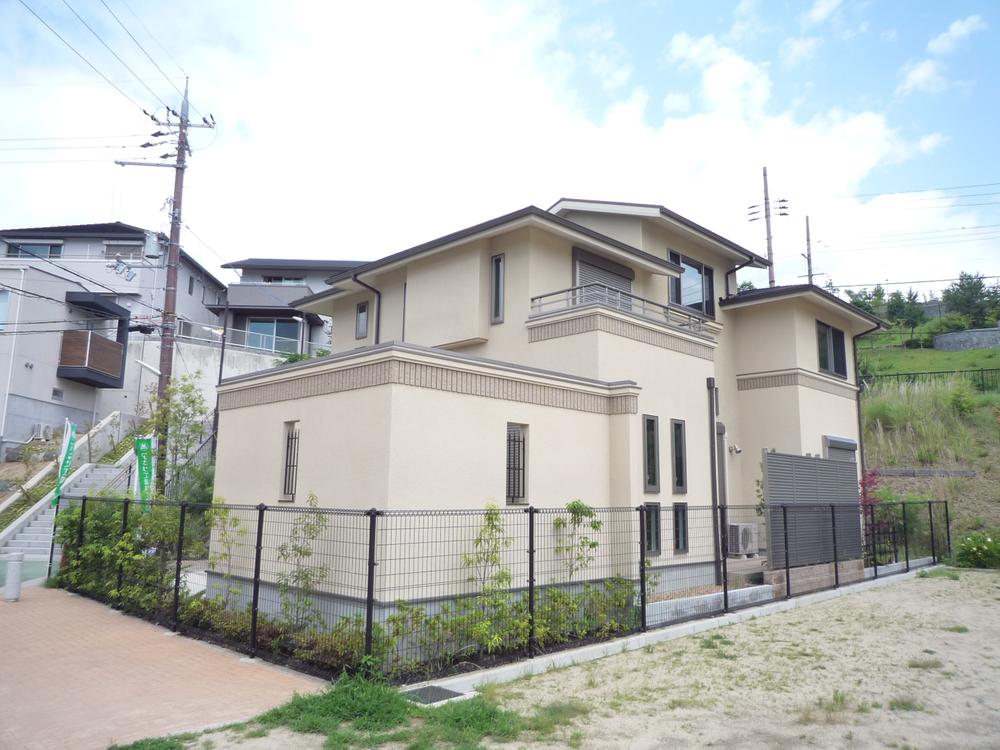 Local appearance photo. Sense of openness is remarkable for both the four directions not built the house! 