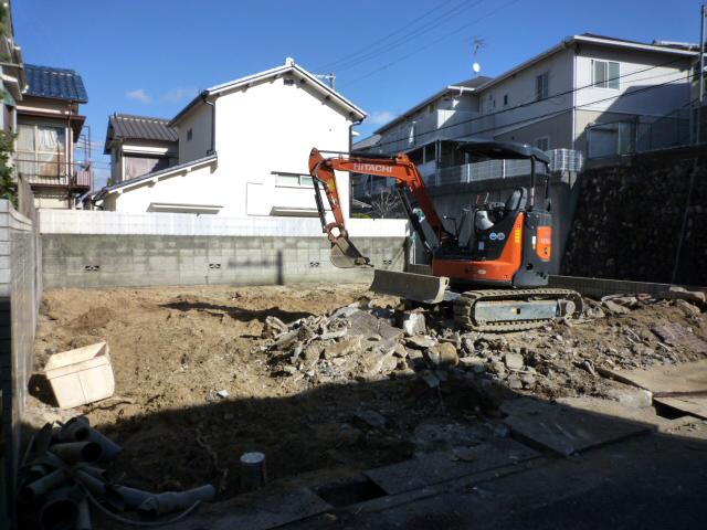 Local appearance photo. Property (from the west)