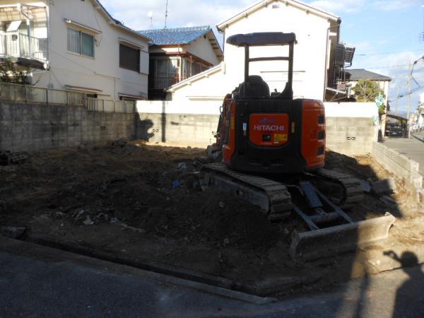 Local appearance photo. ■ Local Photos ■ Overlooking the property from the corner. Frontage also widely, Hearty.