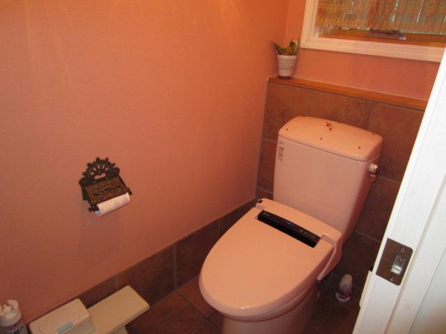 Toilet. Indoor (September 2013) Shooting