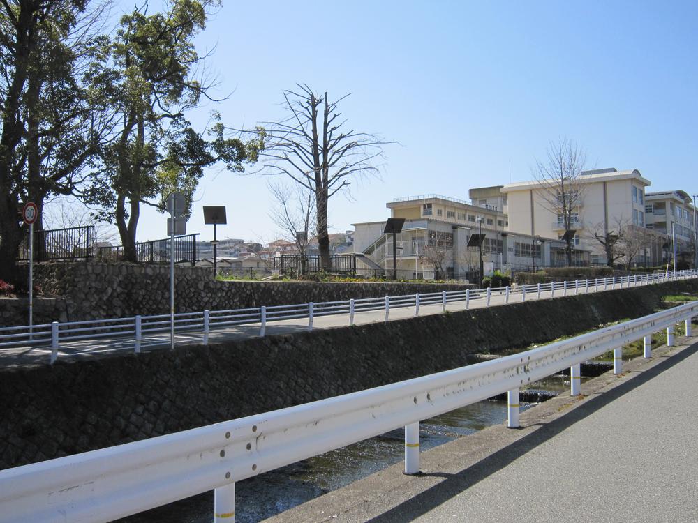 Primary school. Takarazuka Municipal Takarazuka 1118m to the first elementary school