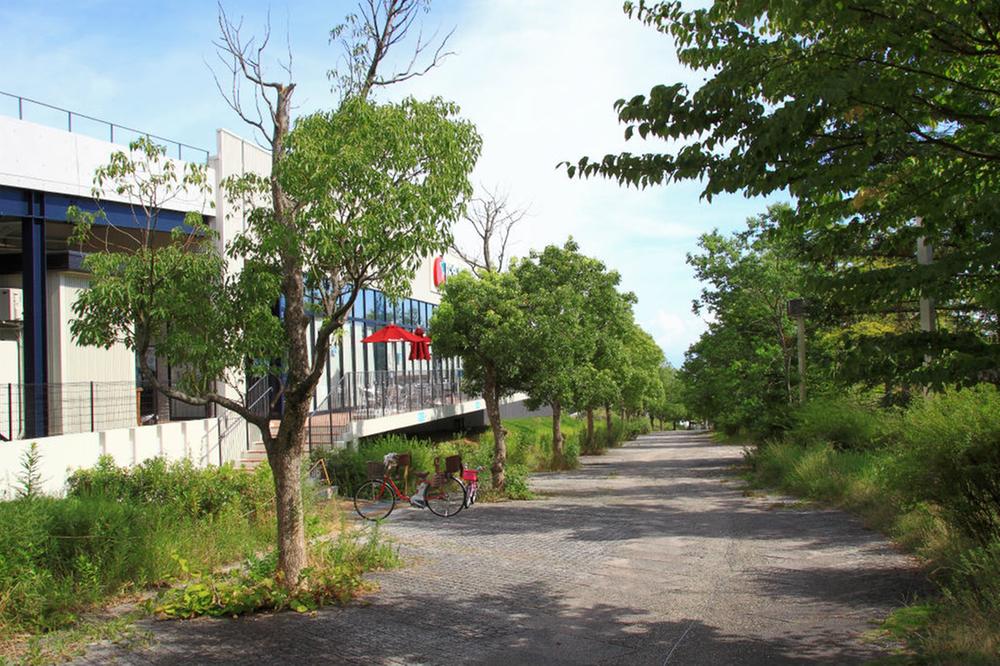 park. 424m to the community street