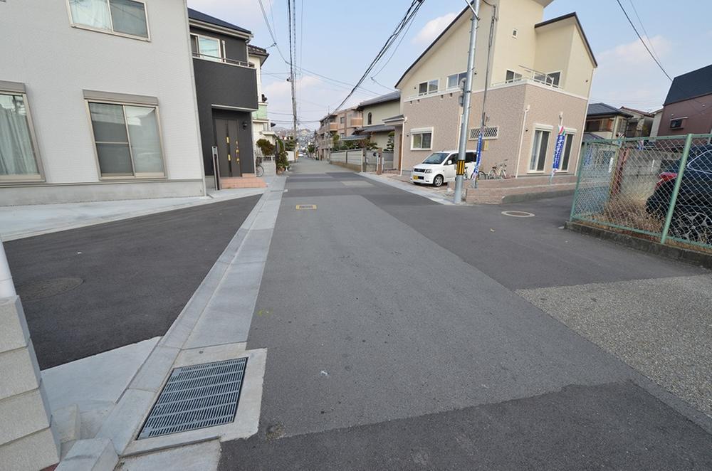 Local photos, including front road. Also spacious and front road.