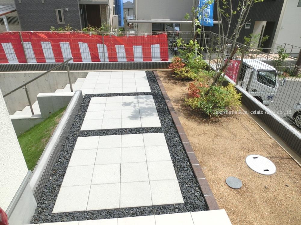 Garden. Entrance of the south garden.