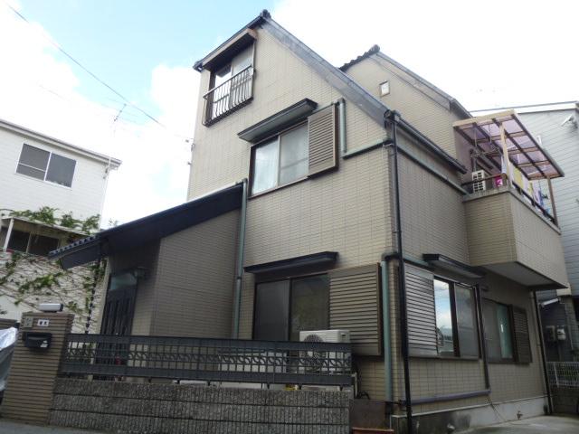 Local appearance photo. Local (10 May 2013) Shooting