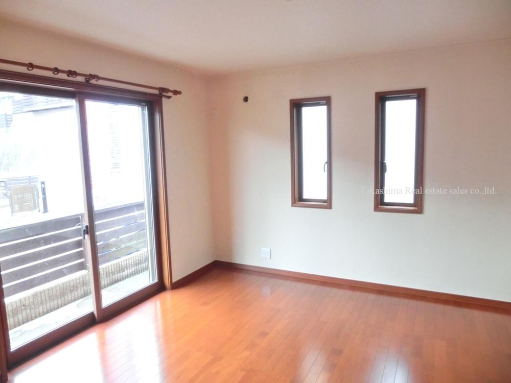 Non-living room. Western-style room is sunny.