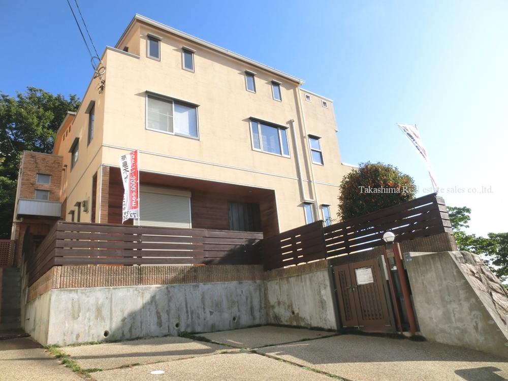 Local appearance photo. Heisei 17 February architecture built shallow housing. Parking parallel two You can park in the land 68 square meters.