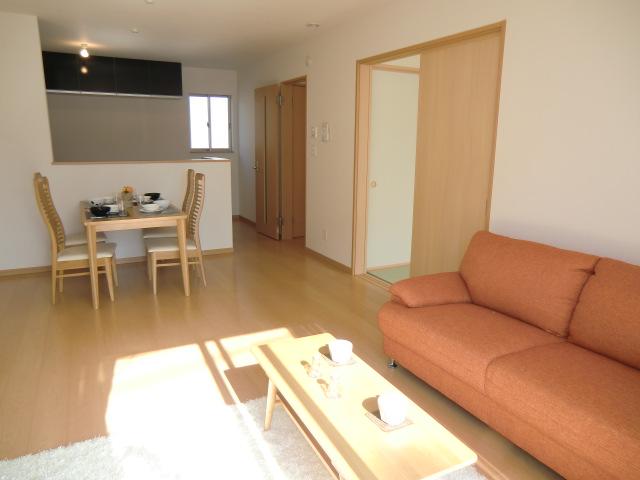 Living. Local photos (living) Wide and bright LDK16 Pledge! 