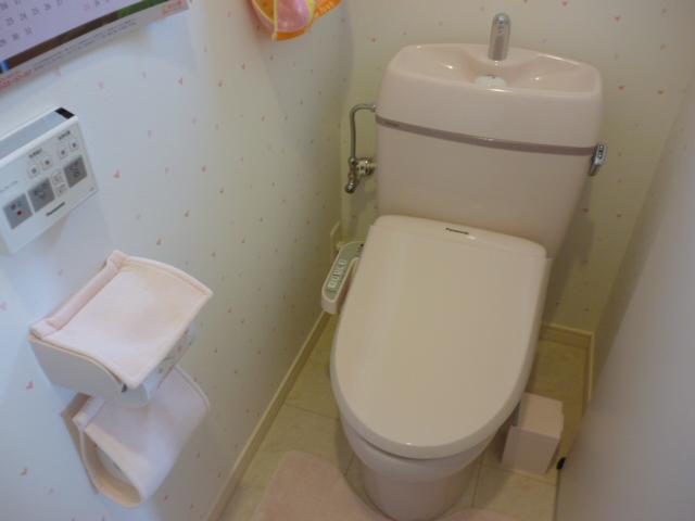 Toilet. Second floor toilet