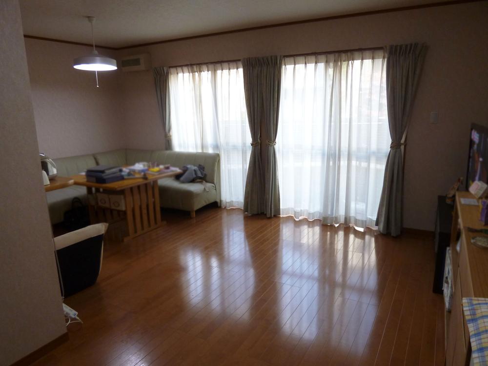 Living. Indoor (11 May 2013) Shooting