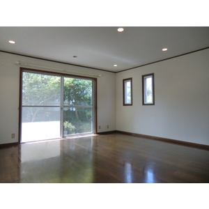 Living and room. Living 13.5 Pledge