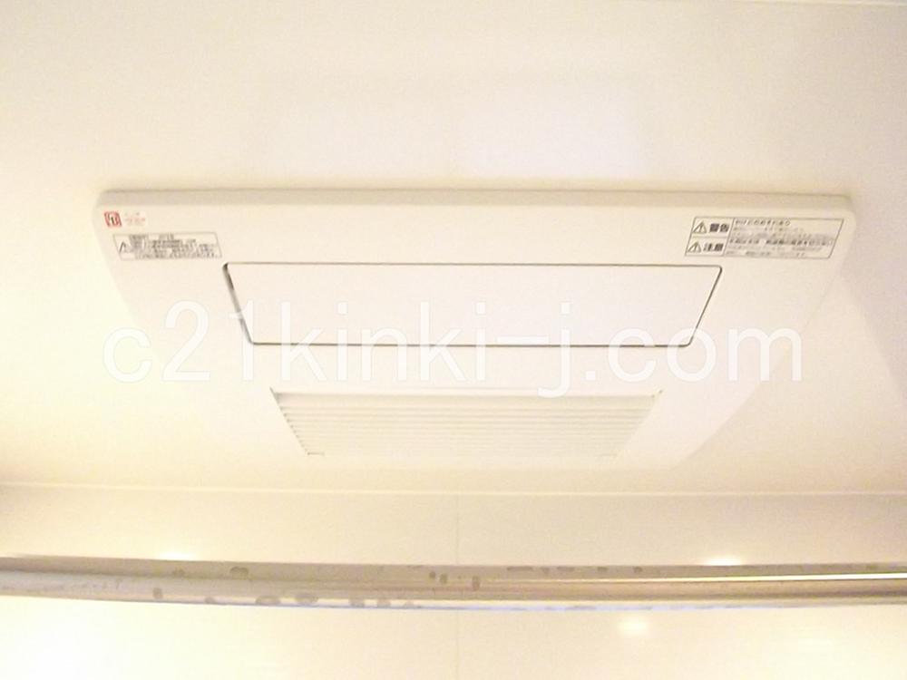 Cooling and heating ・ Air conditioning. Local photo (bathroom heating dryer)