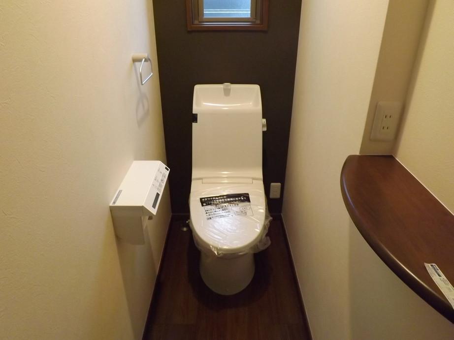 Other Equipment. Local photos (toilet)