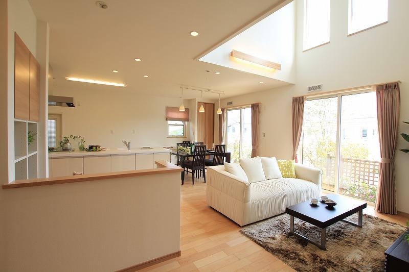 It has been installed in the living room, Counter space. To the PC platform, And to the children of the homework space, It can be used for multi-purpose.