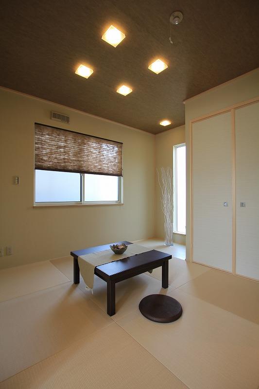 Non-living room. Japanese-style room. As overwhelming role space as a drawing room, Austerely, There together high magnificent however.