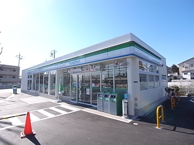 Convenience store. Family Mart (convenience store) to 350m