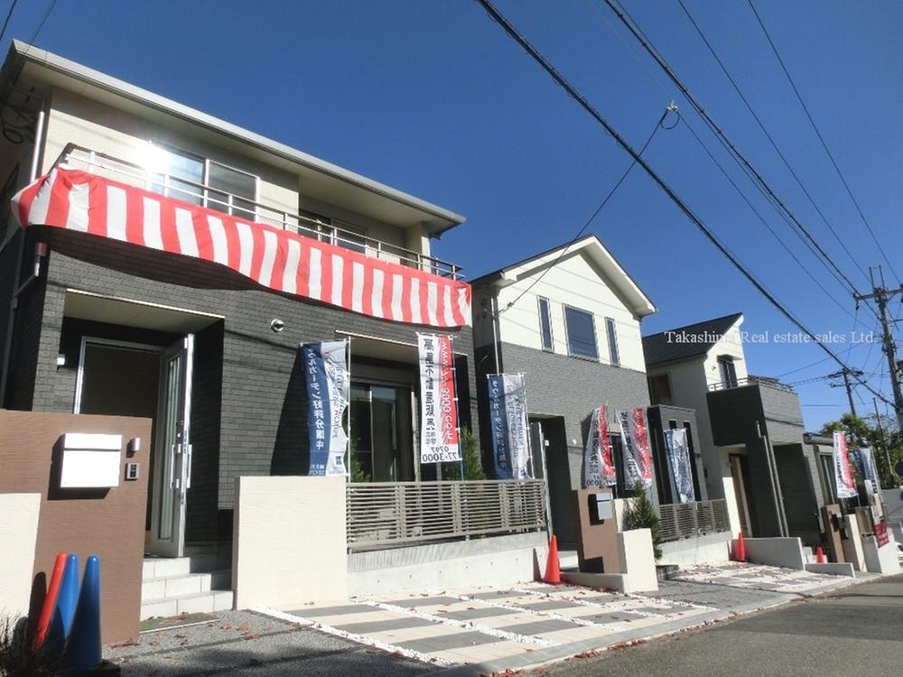 Local appearance photo. It is a photograph of the local subdivision Street District. From left, A No. land ・ No. B land ・ You Along with C No. land. Road, South is facing. 