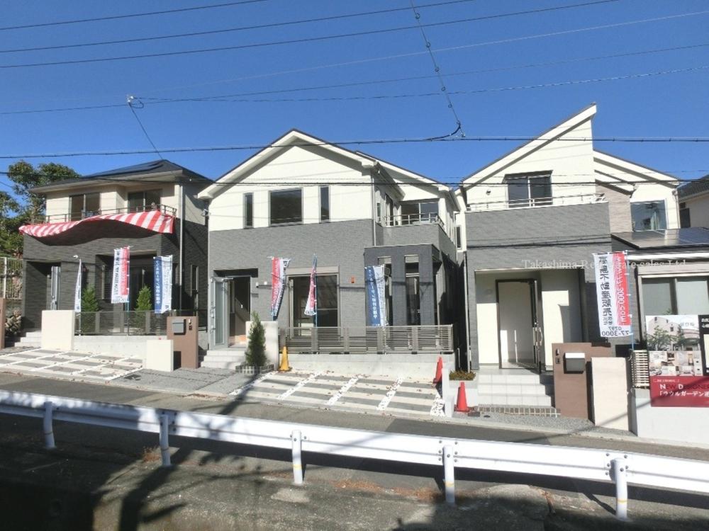 Local appearance photo. It is a photograph of the local subdivision Street District. From right, C No. land ・ No. B land ・ You Along with A No. land. Road, South is facing. 