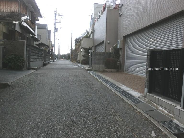 Local photos, including front road. Facing the south side road.