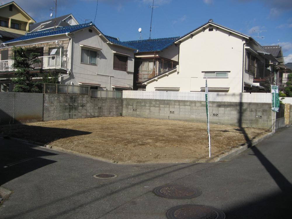 Local photos, including front road. Local (12 May 2013) Shooting