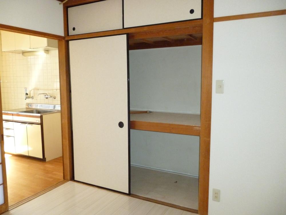 Non-living room. Western-style 98