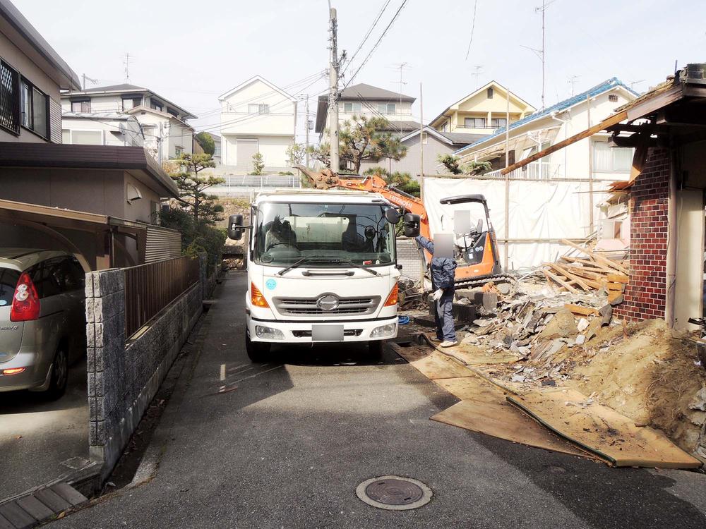 Local photos, including front road. Local shooting