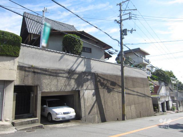 Local appearance photo. From the road (from the west)