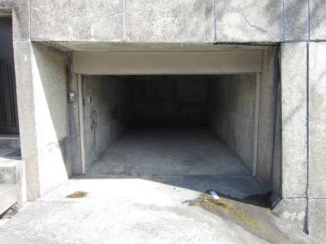 Parking lot. Garage digging