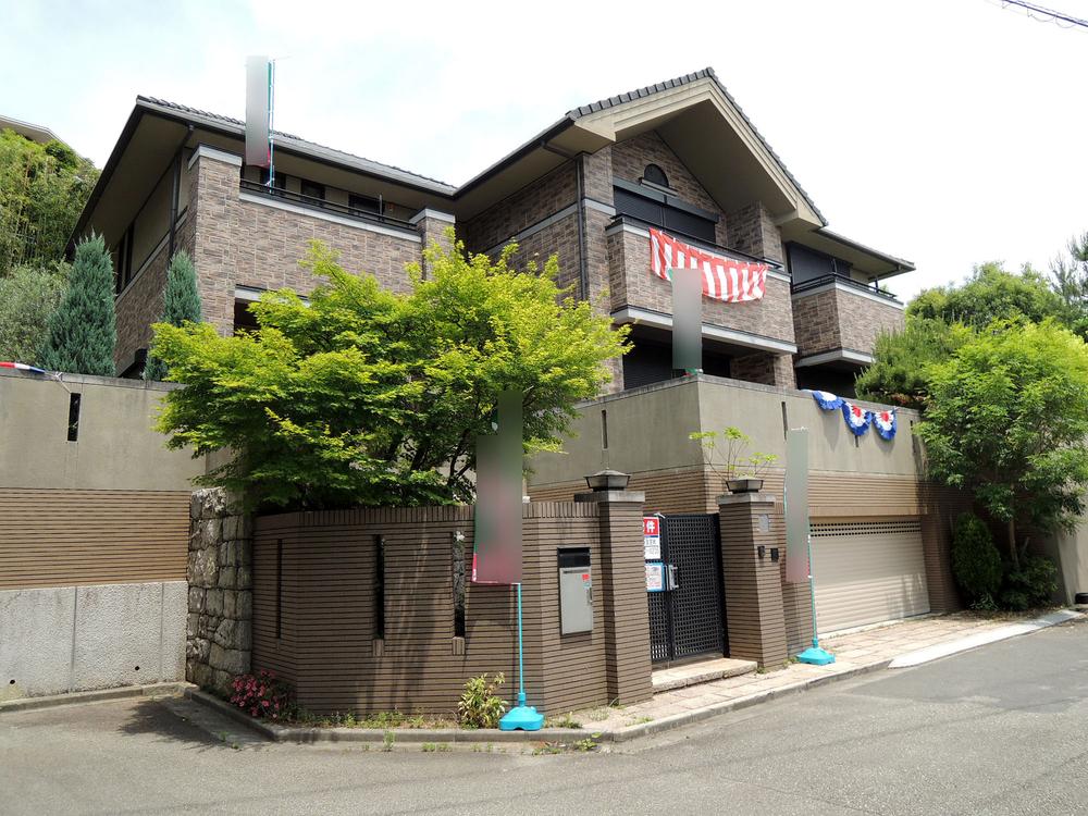 Local appearance photo. Sumitomo Forestry construction