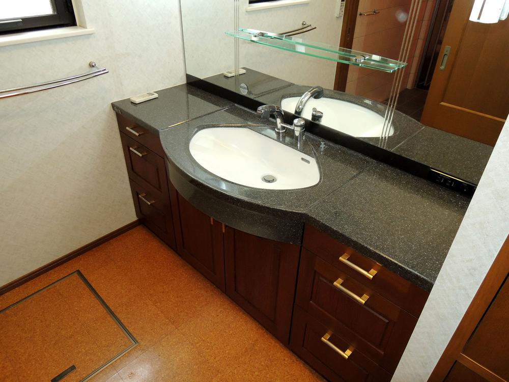 Wash basin, toilet. Indoor shooting