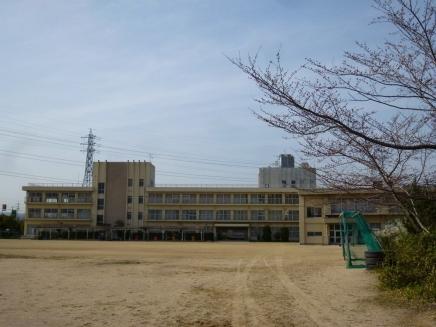 Primary school. Takarazuka Municipal Agra to elementary school 1146m