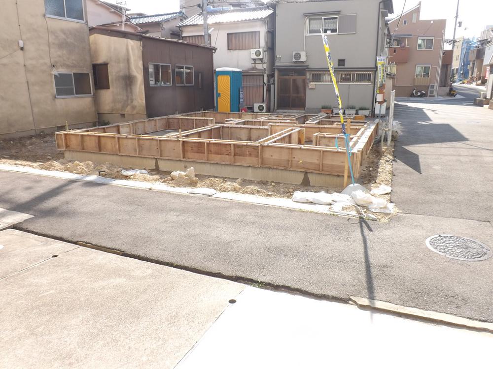 Local photos, including front road. Local (10 May 2013) Shooting