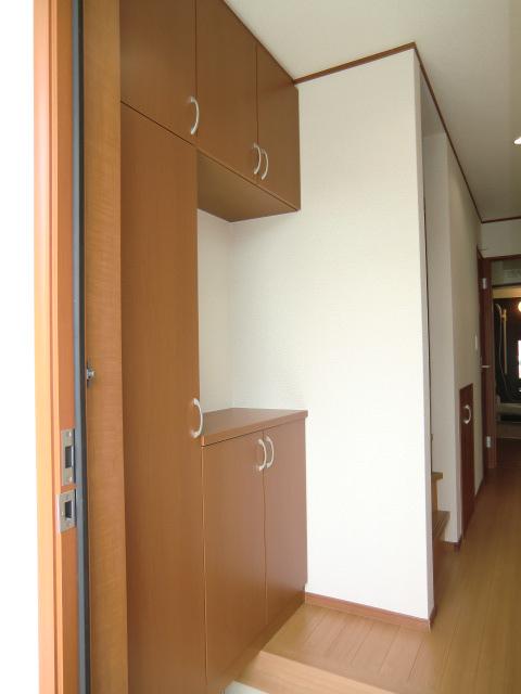 Same specifications photos (Other introspection). Same specifications photos (entrance)