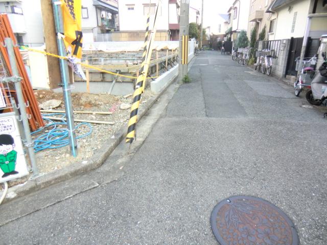 Local photos, including front road. Local (12 May 2013) Shooting