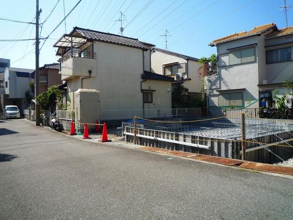 Local photos, including front road. Local shooting