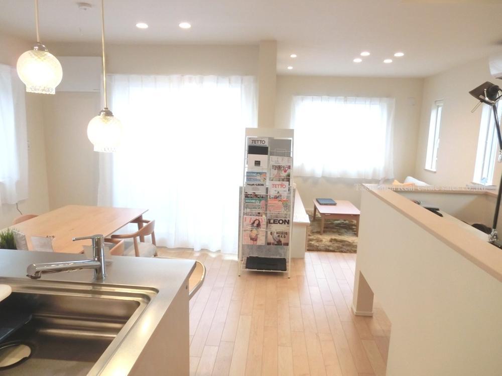 Living. It is designed to reflect without having to compromise the "healing" and "it requires comfort". By all means, please visit the luxurious facilities and convenience. 