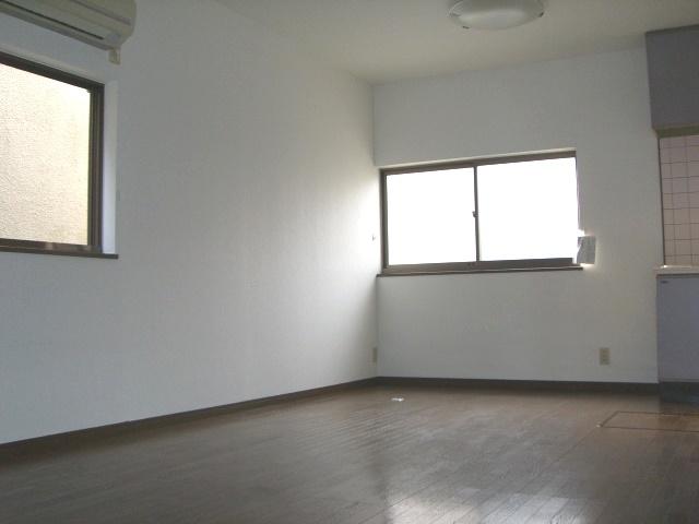 Living. Indoor (12 May 2013) Shooting