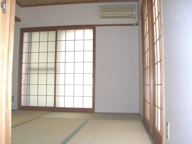 Non-living room. Indoor (12 May 2013) Shooting First floor Japanese-style room